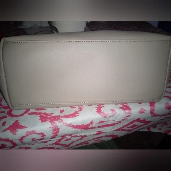 EUC SIMPLY VERA VERA WANG - Picture 5 of 15